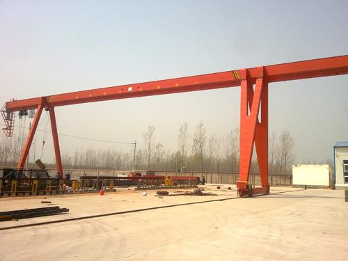 Buiten enkele ligger Gantry kraan 32 Ton