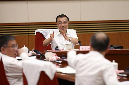 Productie-upgrades en economische herstructurering met Chinese premier Li Keqiang.jpg Manufacturing Upgrades and Economic Restructuring with Chinese Premier Li Keqiang.jpg